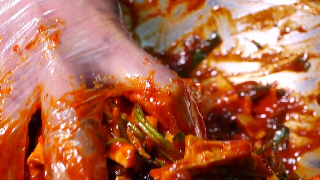 Korean traditional side dish spicy bamboo shoot salad Juksun cho muchim K-food cooking 대한민국 한국 전통 반찬 요리 죽순초무침 죽순 대나무 식재료 고추장 식초 참기름 들기름 고추가루 케이푸드 새콤달콤 매콤한 풍미 감칠맛 아삭한 식감 나물 채소 야채 양념 버무리기 조리 과정 주방 식당 맛집