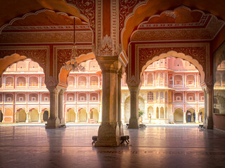 Obraz premium Ornate interior of a historic palace in Jaipur, India.