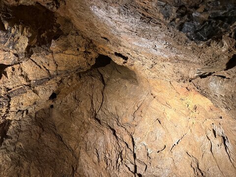 Interior of Zbra&scaron;ovsk&eacute; aragonitov&eacute; jeskyně with illuminated rock formations and aragonite structures