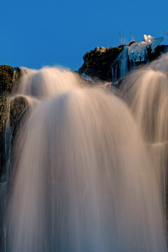 Waterfall crest at Lemmon Falls
