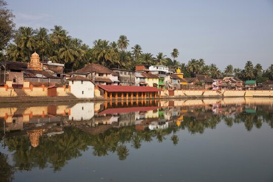 Koti Teertha, sacred lake and swimming area, Gokarna, Karnataka, India