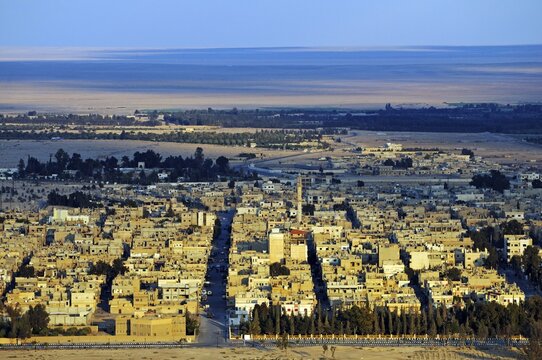 View from the castle Qala'at Ibn Ma'n on the city Palmyra, Tadmur, Syria, Asia