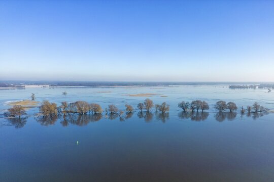 Aerial view, drone photo: Flood, flooded meadows in the floodplains along the river Oder, Gro&szlig; Neuendorf, Oderbruch, Brandenburg, Germany