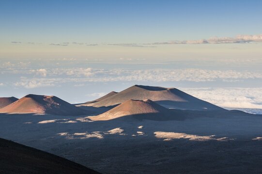Volcanic cones on top of Mauna Kea, Big Island, Hawaii, USA