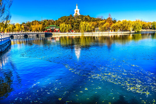 Yongan Bridge Buddhist White Stupa Beihai Lake Park Beijing China