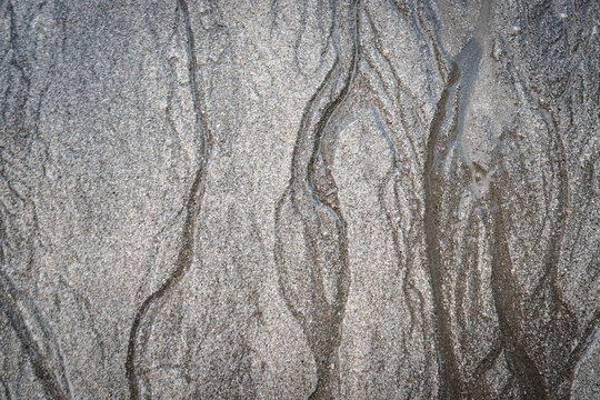 Flow patterns in sand