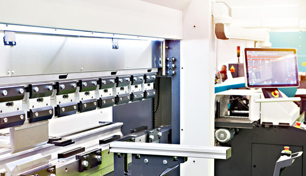 CNC press brake machine with digital control system