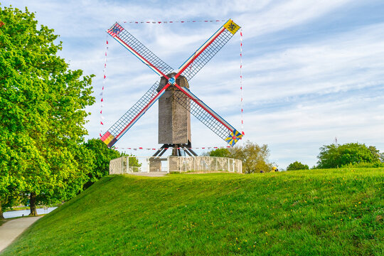 Historic Sint-Janshuismolen windmill along the medieval city walls (De Vesten), Bruges, Belgium