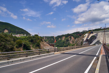 熊本県　新阿蘇大橋架橋中の阿蘇長陽大橋 © osap1111