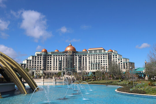 Exterior facade of the Helios Hotel in Orlando	
