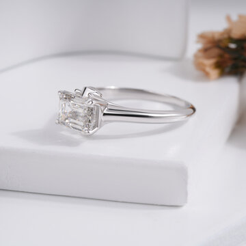 White gold elegant diamond ring for women and girls for special engagement ocation 