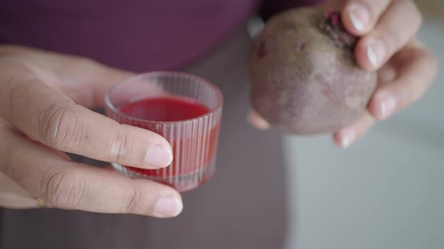 Making juice from fresh beets in a simple process