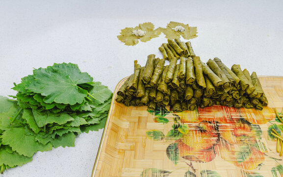 How to make stuffed grape leaves (dolma)