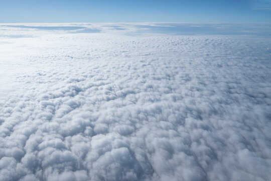 雲の上」の写真素材 | 99,831件の無料イラスト画像 | Adobe Stock