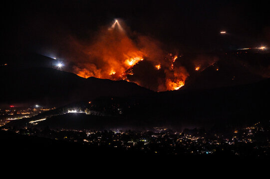 Simi Valley wildfire at Sandy Fire