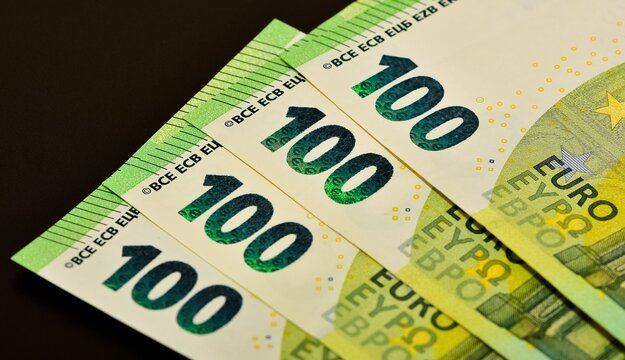 Banknotes from various countries. Photos of the Euro.