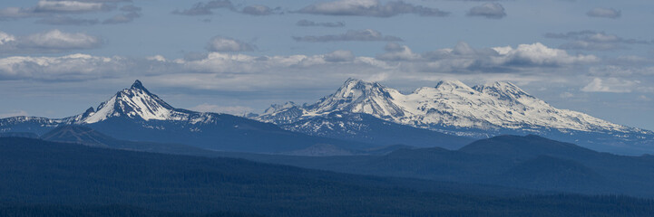 Mt Washington and Three Sisters - Oregon Cascades. © PKZ
