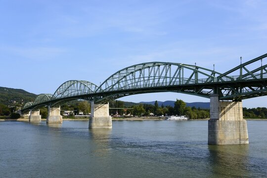 Maria Valeria Bridge, Danube Bridge, connects Esztergom, Estergom, with Parkany, Sturovo, Gockern, border bridge from Hungary to Slovakia