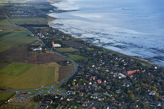 View of the village of Keitum and the Wadden Sea, aerial view, Sylt Island, North Frisia, North Sea, Schleswig-Holstein, Germany