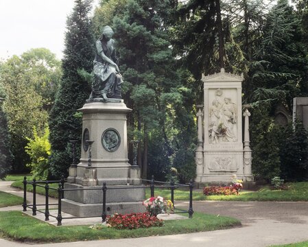 Grave, memmorials for Beethoven and Schubert - Central cementary, Vienna, Austria