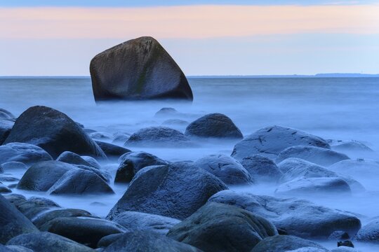 Evening on the chalk coast in Jasmund National Park, FelSs, Baltic Sea, R&uuml;gen, Lohme, Mecklenburg-Western Pomerania, Germany