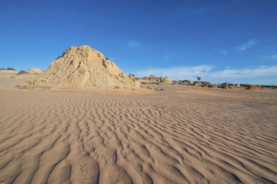 Walls of China, a series of lunettes, Mungo National Park, Willandra Lakes Region, New South Wales, Australia
