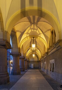 Arcades of New Town Hall building by night, Untermarkt, G&ouml;rlitz, Goerlitz, Germany