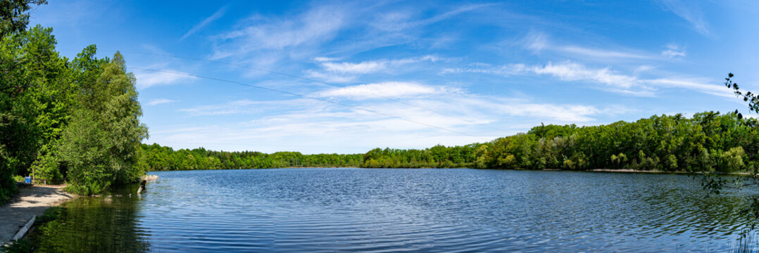 View of Heart Lake Conservation Park in Brampton during sunny summer day.