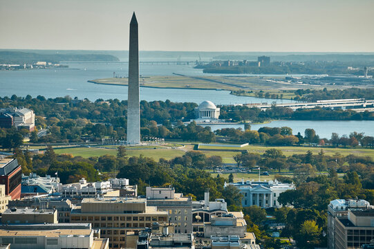 USA, Aerial photograph of Washington, D.C. showing The White House, Washington Monument, Jefferson Memorial, Potomac River and National Airport
