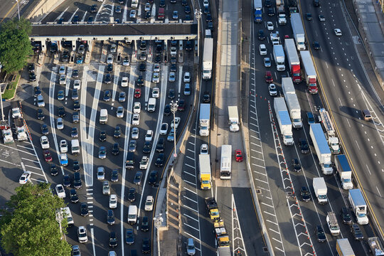 USA, New Jersey, rush hour traffic at Fort Lee in the morning, aerial view
