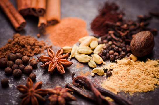 Ingredients of gingerbread spice