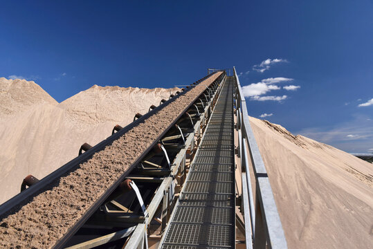 Mining of sand in a pit