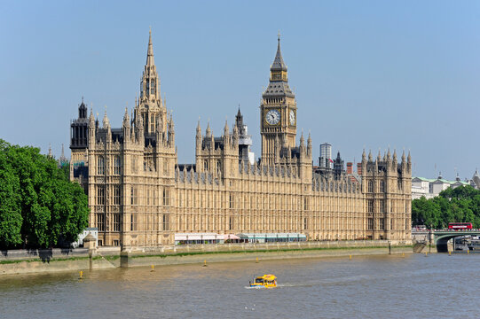 UK, London, Palace of Westminster at the River Thames
