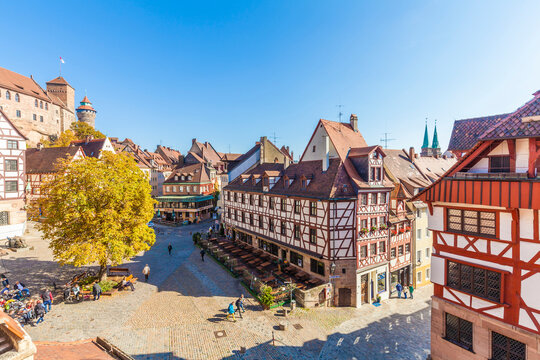 Germany, Bavaria, Nuremberg, Old town, Albrecht-Duerer-Haus right, Nuremberg Castle and Tiergaertnertorplatz