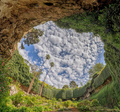 Umpherstone Sinkhole, Mount Gambier, South Australia