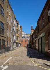 Obraz premium London - 07 10 2022: Mansfield Mews narrow historic brick alley