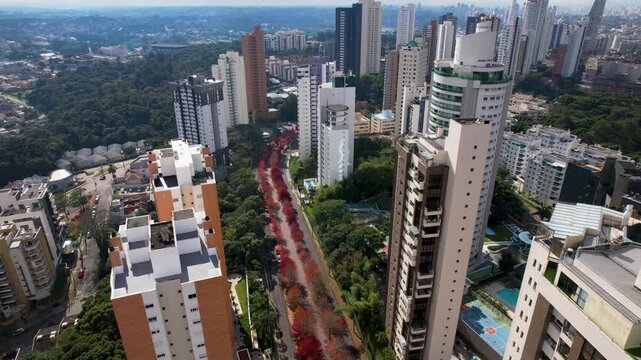 drone da Rua do Outono em Curitiba