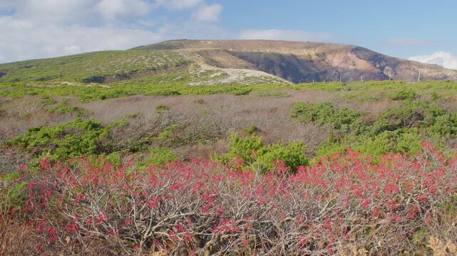 蔵王の御釜 Okama Crater Lake of Zao