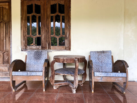 Full-frame close-up view of vintage traditional wooden folding doors