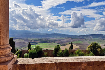 Naklejka premium Pienza, le colline della Val d'Orcia dalla loggia di Palazzo Piccolomini, Val d'Orcia, Toscana