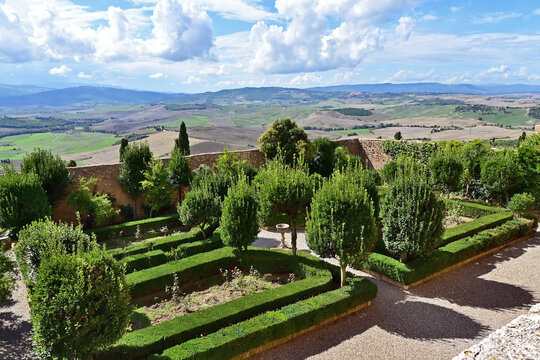 Pienza, le colline della Val d'Orcia dalla loggia di Palazzo Piccolomini, Val d'Orcia, Toscana
