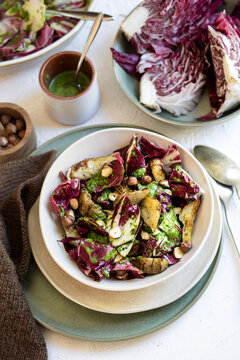 Lentil salad with red cabbage and rucola in a bowl