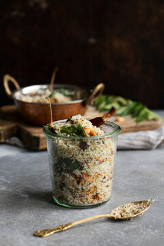 Thengai podi coconut spice mix with chilies, curry leaves, and nuts