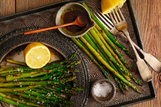 Grilled asparagus with lemon and chili oil