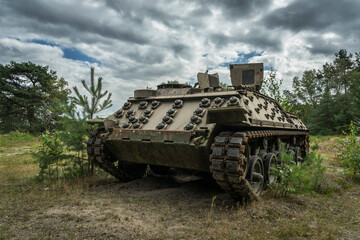 Obraz premium abandoned battle tank on a training range