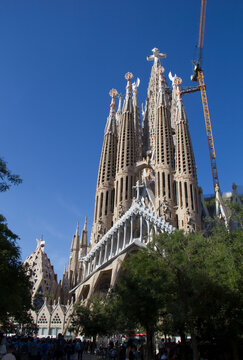28 de mayo de 2026. Barcelona. Sagrada Familia de Gaud&iacute;. Fachada desde el parque.