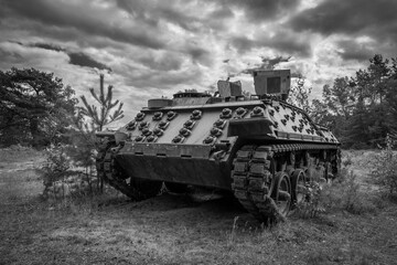 Obraz premium abandoned battle tank on a training range