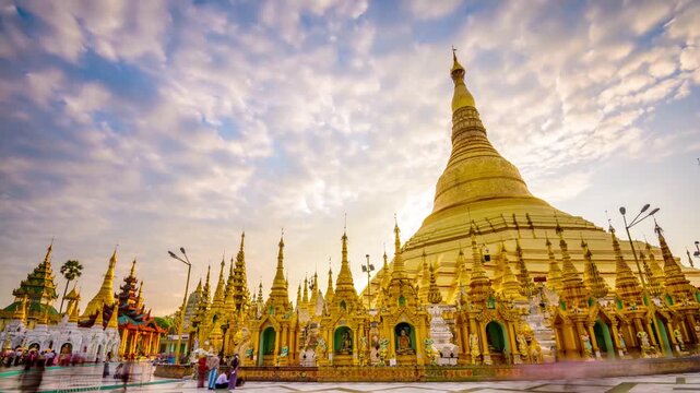 Yangon, Myanmar at Shwedagon Pagod 6140