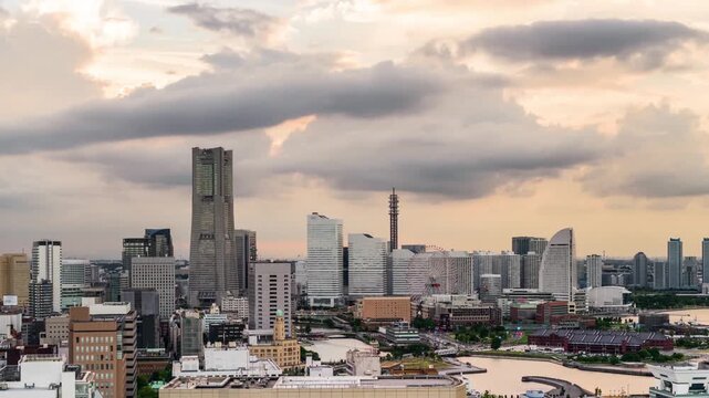 Yokohama, Japan cityscape of Minato Mirai District 6116