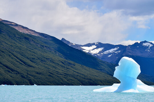 Sadness at leaving Perito Moreno Glacier. Tristeza al dejar Glaciar Perito Moreno.